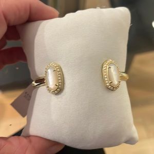 NWT Kendra Scott Pearl Elton Cuff